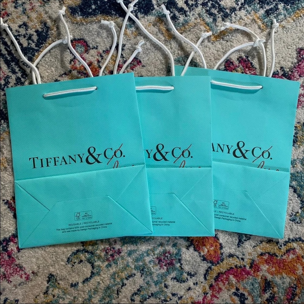 COPY - Tiffany & co gift bag / shopping bags